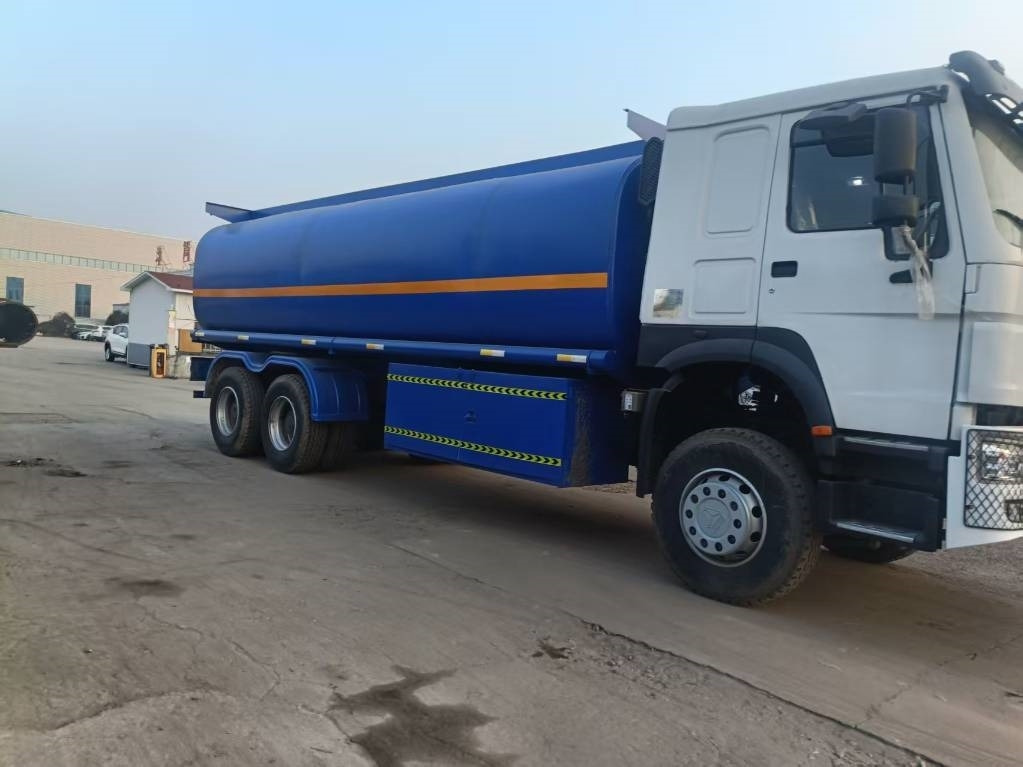 Howo 371 6x4 - Caminhão tanque: foto 2 Howo 371 6x4 - Caminhão tanque: foto 2