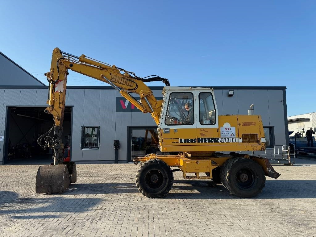 Liebherr A 900 C - Escavadeira de rodas: foto 1 Liebherr A 900 C - Escavadeira de rodas: foto 1