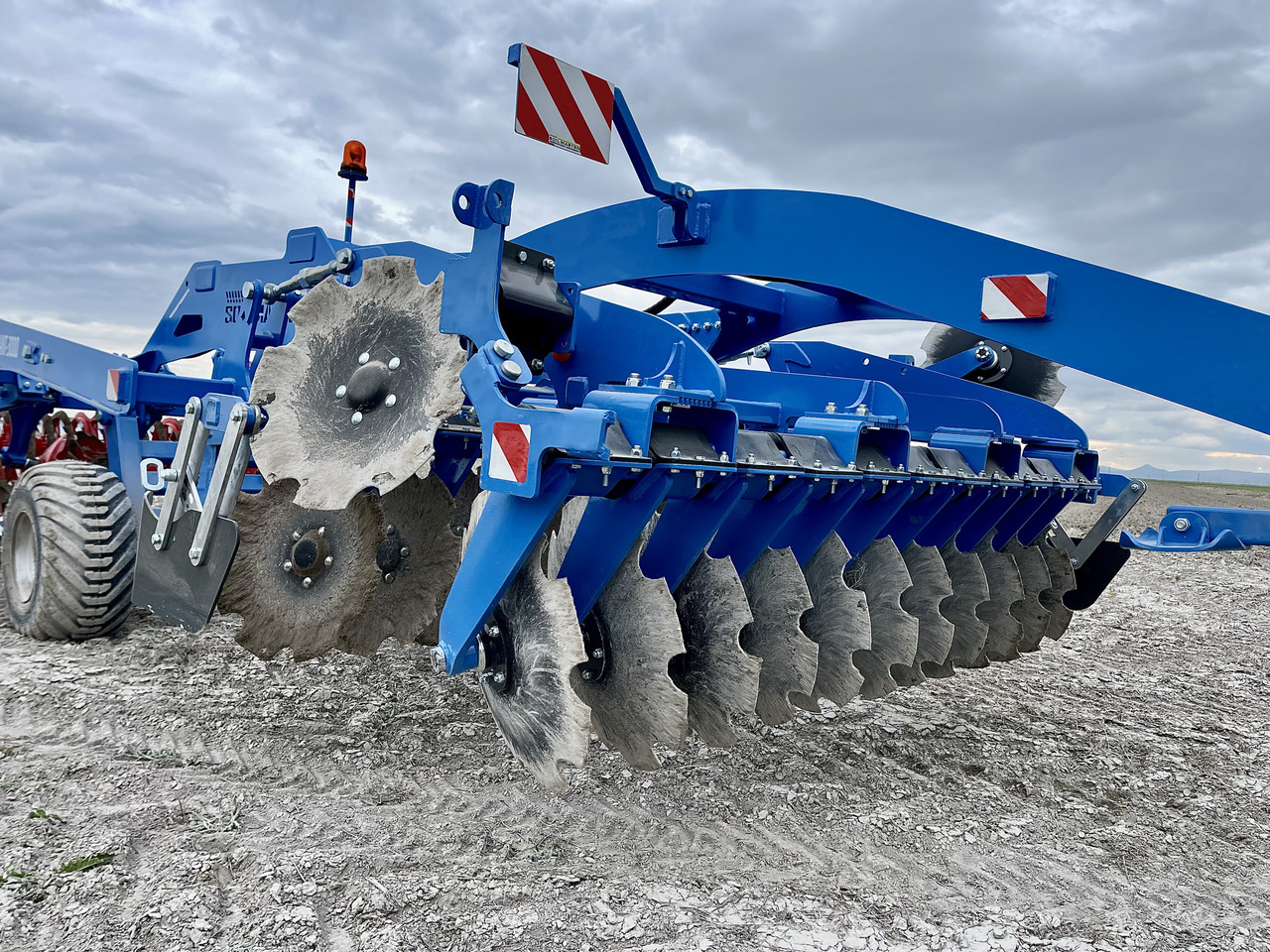 SOIL MASTER _DOMINANT SERIES TRAILED TYPE COMBINE TILLAGE MACHINE - Grades de discos: foto 5 SOIL MASTER _DOMINANT SERIES TRAILED TYPE COMBINE TILLAGE MACHINE - Grades de discos: foto 5