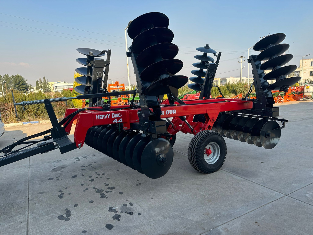 SOIL MASTER FOLDABLE TYPE GOBLE DISC HARROW - Grades de discos: foto 1 SOIL MASTER FOLDABLE TYPE GOBLE DISC HARROW - Grades de discos: foto 1