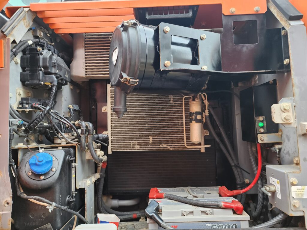 HITACHI ZX140W-6 - Escavadeira de rodas: foto 5 HITACHI ZX140W-6 - Escavadeira de rodas: foto 5