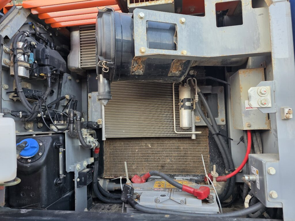 HITACHI ZX140W-6 - Escavadeira de rodas: foto 5 HITACHI ZX140W-6 - Escavadeira de rodas: foto 5