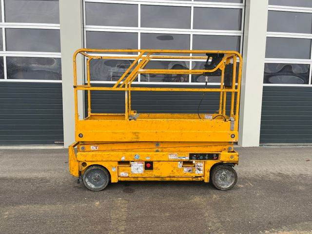 Haulotte Compact 8 - Scherenarbeitsbühne 8,2m, BJ 2021 - Plataforma de Tijera/ Plataforma de tesoura: foto 1 Haulotte Compact 8 - Scherenarbeitsbühne 8,2m, BJ 2021 - Plataforma de Tijera/ Plataforma de tesoura: foto 1