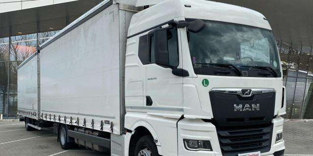 MAN TGX18.470 4x2 LL Retarder (8830) - Camião de lona: foto 2 MAN TGX18.470 4x2 LL Retarder (8830) - Camião de lona: foto 2