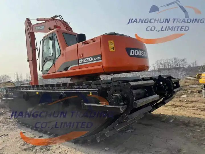 Escavadeira 2023 In good condition amphibious excavator wetland excavator boat digging bucket mountain DH220LC-7 for sale at a low price: foto 6