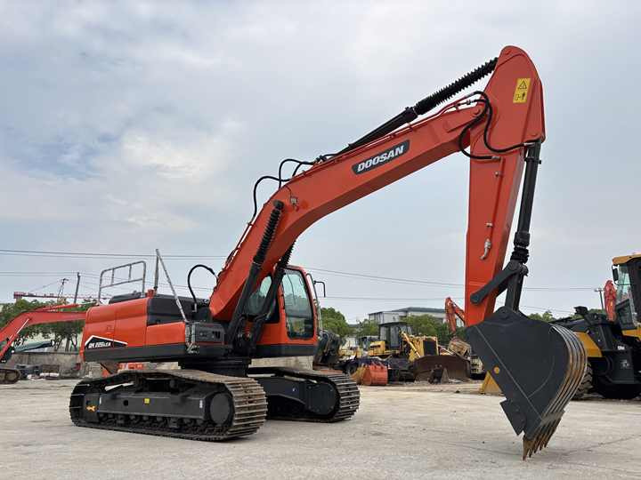 22 Tons Excavator Original Doosan Dx225LCA Crawler Digger Secondhand Used Good Condition Doosan Hydraulic Excavator on Sale - Escavadora de rastos: foto 2 22 Tons Excavator Original Doosan Dx225LCA Crawler Digger Secondhand Used Good Condition Doosan Hydraulic Excavator on Sale - Escavadora de rastos: foto 2
