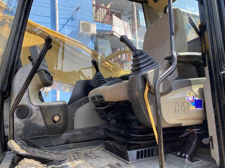 30 Ton Heavy Excavator Japan Origin Cat 330d 330dl 330d2 Fairly Used Caterpillar Mining Excavator With Jack Hammer In Shanghai - Escavadora de rastos: foto 5 30 Ton Heavy Excavator Japan Origin Cat 330d 330dl 330d2 Fairly Used Caterpillar Mining Excavator With Jack Hammer In Shanghai - Escavadora de rastos: foto 5