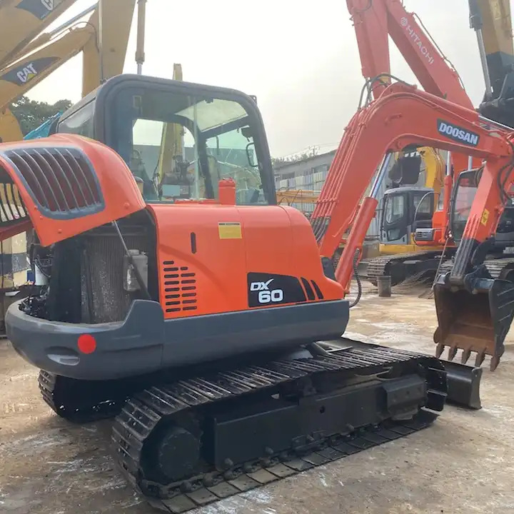 90% new Korea Doosan 6ton dx60 Used excavator in stock - Escavadora de rastos: foto 1 90% new Korea Doosan 6ton dx60 Used excavator in stock - Escavadora de rastos: foto 1