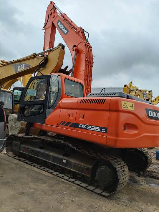 Awesome Performance Korea Imported Small Scale Used Doosan Dh60 Excavator in Shanghai - Escavadora de rastos: foto 4 Awesome Performance Korea Imported Small Scale Used Doosan Dh60 Excavator in Shanghai - Escavadora de rastos: foto 4