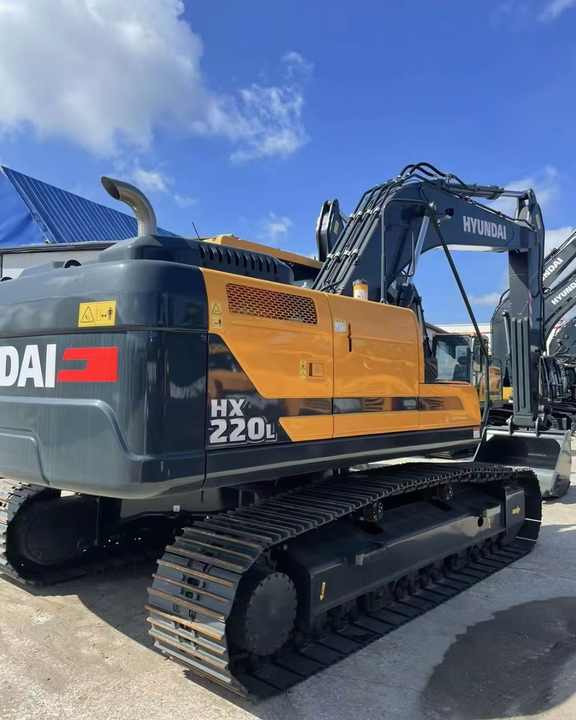 Certificated High Quality Hyundai 220LC Excavator 220lc-9s HX220L 220HD 22 Tons Excavator for Sale - Escavadeira: foto 2 Certificated High Quality Hyundai 220LC Excavator 220lc-9s HX220L 220HD 22 Tons Excavator for Sale - Escavadeira: foto 2
