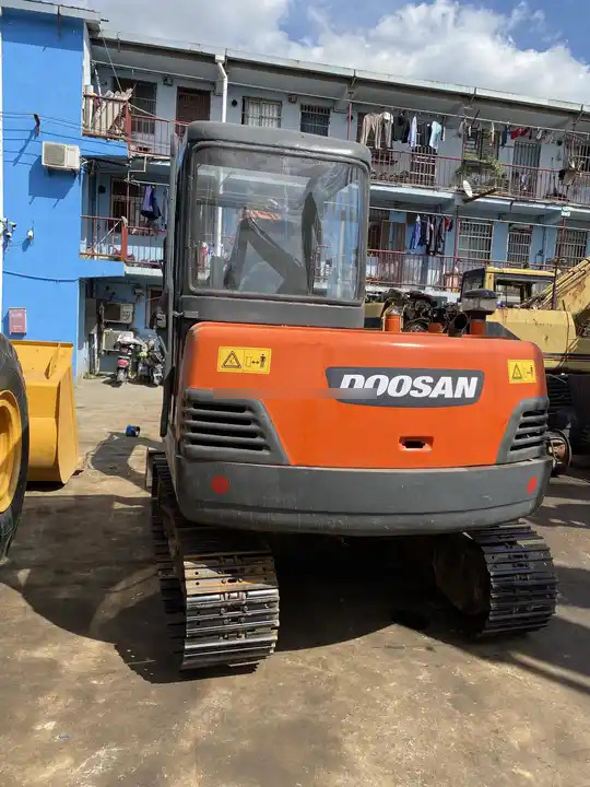 Doosan DH55-V Used Excavator Crawler Excavator Second Hand Japan Engine DH55-V Doosan Excavator in stock for sale - Mini escavadeira: foto 3 Doosan DH55-V Used Excavator Crawler Excavator Second Hand Japan Engine DH55-V Doosan Excavator in stock for sale - Mini escavadeira: foto 3