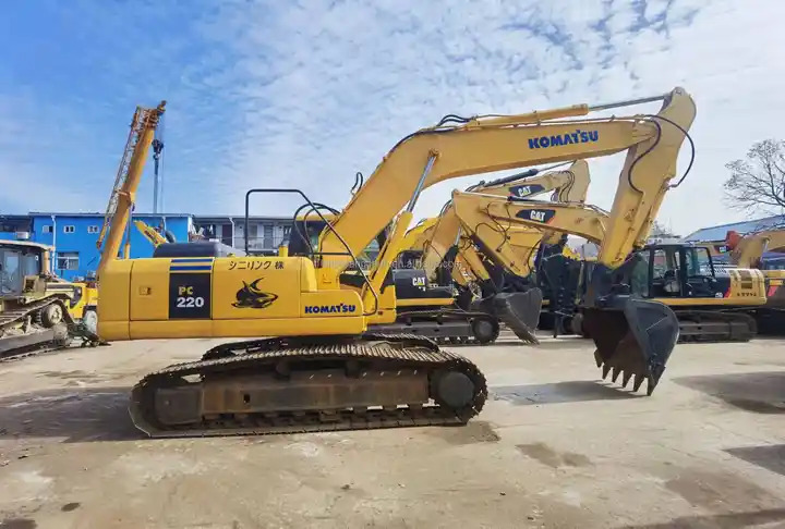 Good Condition Komatsu Used PC220-7 Hydraulic Crawler Excavator Suitable For Construction/ Agriculture Digging - Escavadora de rastos: foto 2 Good Condition Komatsu Used PC220-7 Hydraulic Crawler Excavator Suitable For Construction/ Agriculture Digging - Escavadora de rastos: foto 2