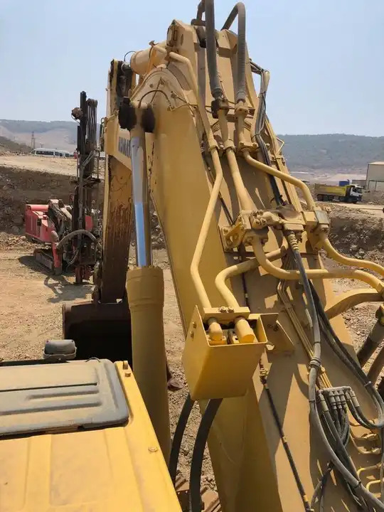 Good Condition Used Komastu PC400 PC450 PC200 PC700 Excavator Komatsu PC200 - Escavadeira: foto 5 Good Condition Used Komastu PC400 PC450 PC200 PC700 Excavator Komatsu PC200 - Escavadeira: foto 5