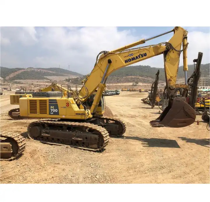 Good Condition Used Komastu PC400 PC450 PC200 PC700 Excavator Komatsu PC200 - Escavadeira: foto 1 Good Condition Used Komastu PC400 PC450 PC200 PC700 Excavator Komatsu PC200 - Escavadeira: foto 1