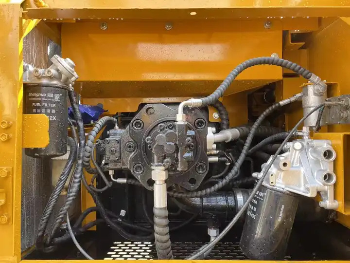 Good Price Used Sany Sy 215c Crawler Excavator in Good Condition Sany 215 Excavator - Escavadeira: foto 4 Good Price Used Sany Sy 215c Crawler Excavator in Good Condition Sany 215 Excavator - Escavadeira: foto 4