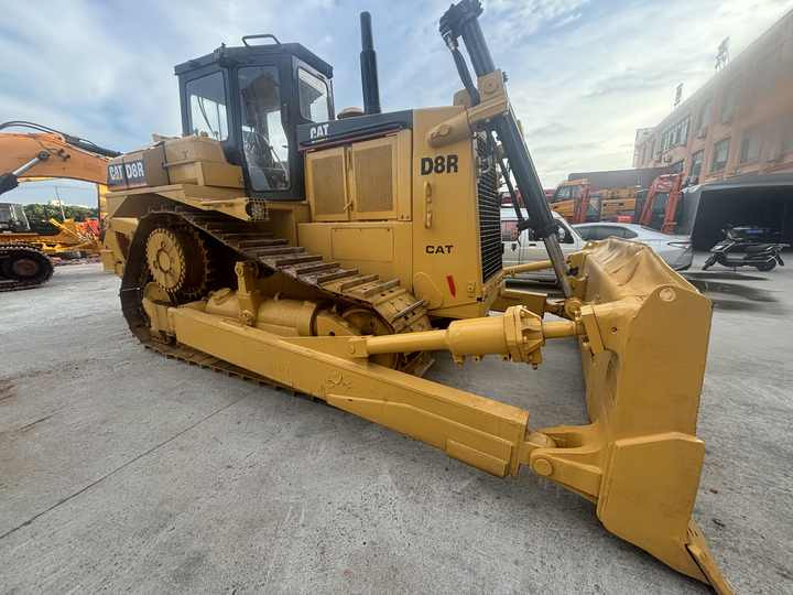 High Efficiency Used Caterpillar Bulldozer cat d8r Used Caterpillar d7g 6g d8r - Buldôzer: foto 3 High Efficiency Used Caterpillar Bulldozer cat d8r Used Caterpillar d7g 6g d8r - Buldôzer: foto 3