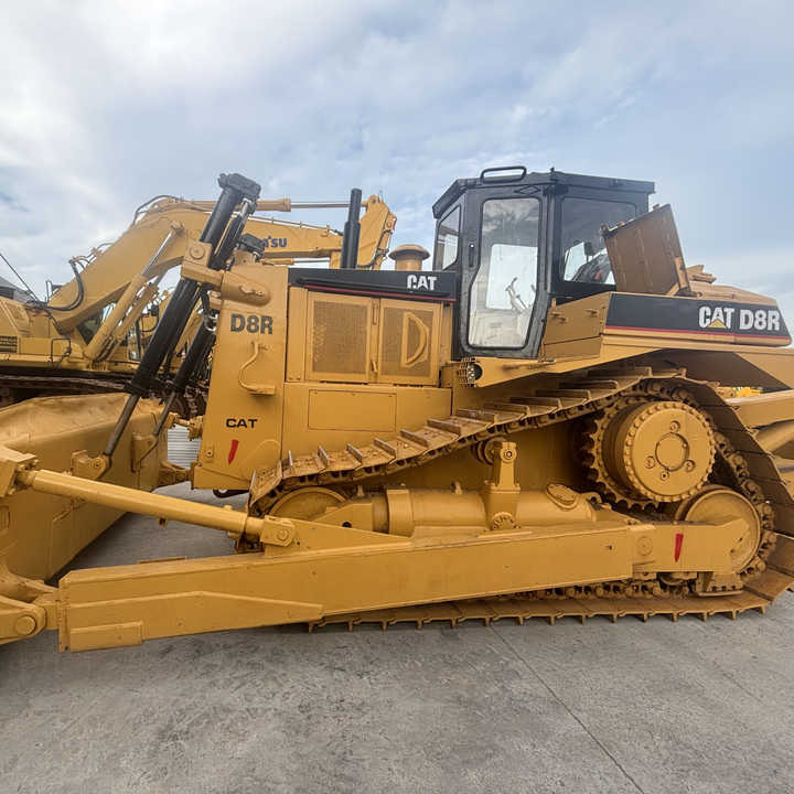 High Efficiency Used Caterpillar Bulldozer cat d8r Used Caterpillar d7g 6g d8r - Buldôzer: foto 1 High Efficiency Used Caterpillar Bulldozer cat d8r Used Caterpillar d7g 6g d8r - Buldôzer: foto 1