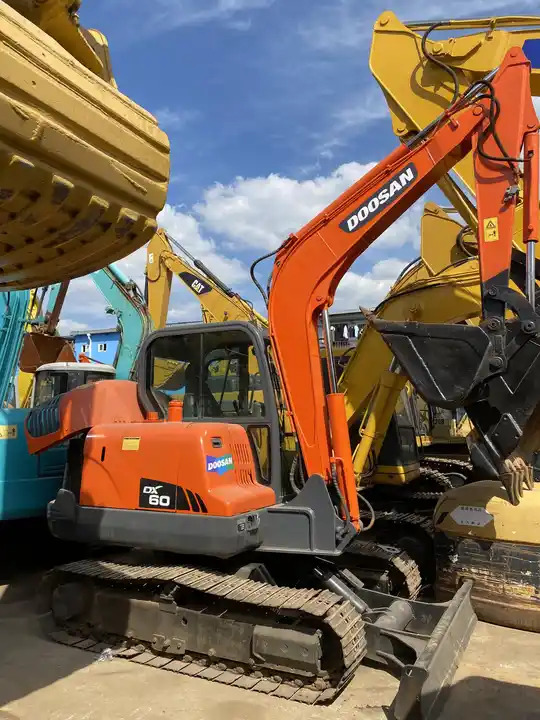 High Quality Hot Sale Used 6t Mini Excavator Original Korea Doosan Used Excavators Doosan Dx60 With Good Performance - Escavadora de rastos: foto 5 High Quality Hot Sale Used 6t Mini Excavator Original Korea Doosan Used Excavators Doosan Dx60 With Good Performance - Escavadora de rastos: foto 5
