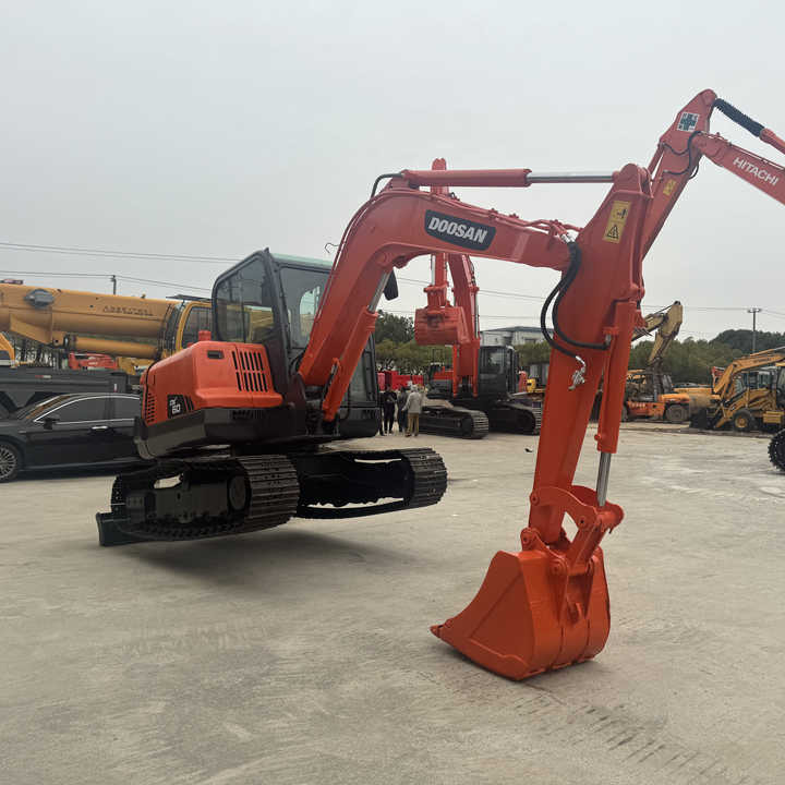High Quality Secondhand Small Excavator Doosan Dx60 Dx75 Korea Origin Mini Excavator Machine Good Price for Guyana - Escavadora de rastos: foto 1 High Quality Secondhand Small Excavator Doosan Dx60 Dx75 Korea Origin Mini Excavator Machine Good Price for Guyana - Escavadora de rastos: foto 1