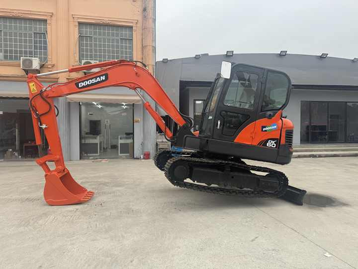 High Quality Secondhand Small Excavator Doosan Dx60 Dx75 Korea Origin Mini Excavator Machine Good Price for Guyana - Escavadora de rastos: foto 5 High Quality Secondhand Small Excavator Doosan Dx60 Dx75 Korea Origin Mini Excavator Machine Good Price for Guyana - Escavadora de rastos: foto 5