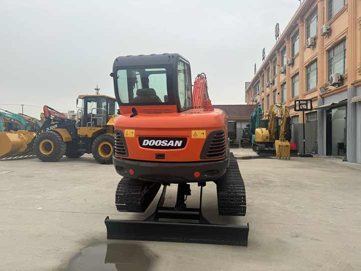 High Quality and Low Price Used Doosan Dx60 Dx75 Dx80 Crawler Excavator in Good Condition 6-ton Mini 6t Excavator for Sale - Escavadora de rastos: foto 2 High Quality and Low Price Used Doosan Dx60 Dx75 Dx80 Crawler Excavator in Good Condition 6-ton Mini 6t Excavator for Sale - Escavadora de rastos: foto 2