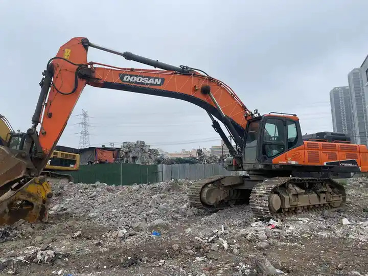 High-quality Original Used Korea Crawler 50 Ton Doosan Dx520 Excavator Used Excavator Digger In Shanghai - Escavadora de rastos: foto 3 High-quality Original Used Korea Crawler 50 Ton Doosan Dx520 Excavator Used Excavator Digger In Shanghai - Escavadora de rastos: foto 3