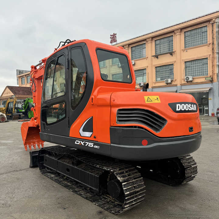Hot Sale Used Doosan DX75-9C Excavator Doosan 7.5 Ton Crawler Digger Original Equipment - Escavadora de rastos: foto 1 Hot Sale Used Doosan DX75-9C Excavator Doosan 7.5 Ton Crawler Digger Original Equipment - Escavadora de rastos: foto 1