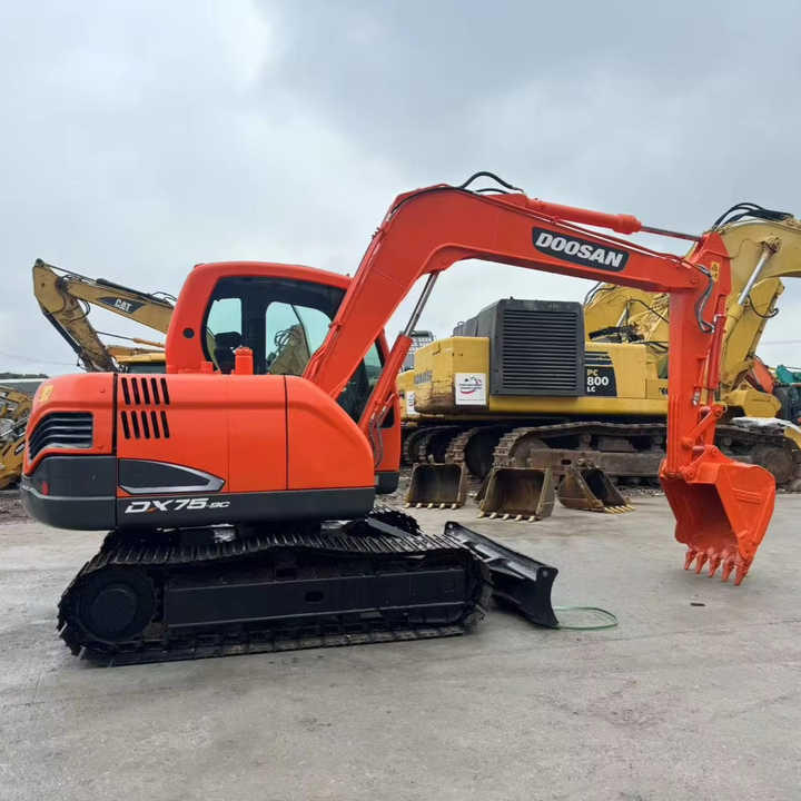 Hot Sale Used Doosan DX75-9C Excavator Doosan 7.5 Ton Crawler Digger Original Equipment - Escavadora de rastos: foto 1 Hot Sale Used Doosan DX75-9C Excavator Doosan 7.5 Ton Crawler Digger Original Equipment - Escavadora de rastos: foto 1