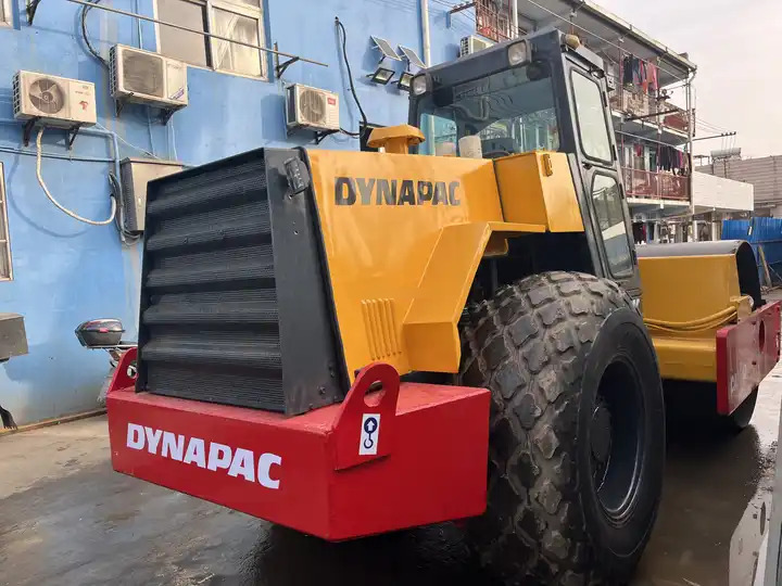 Hot-Selling Used Dynapac Ca30d Road Roller In Stock Good Condition And Quality Assurance Low Price And Low Working Hours On Sale - Compactador de asfalto: foto 5 Hot-Selling Used Dynapac Ca30d Road Roller In Stock Good Condition And Quality Assurance Low Price And Low Working Hours On Sale - Compactador de asfalto: foto 5