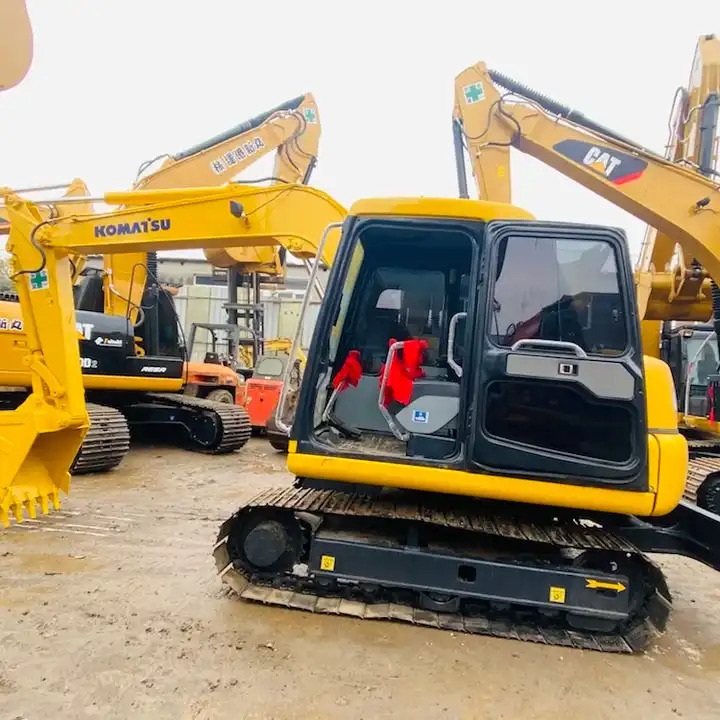 Hot sale Used Crawler Excavator good working used machinery japanese komatsu mini Excavator pc60-7 Used Japanese Brand PC60-7 - Escavadora de rastos: foto 1 Hot sale Used Crawler Excavator good working used machinery japanese komatsu mini Excavator pc60-7 Used Japanese Brand PC60-7 - Escavadora de rastos: foto 1