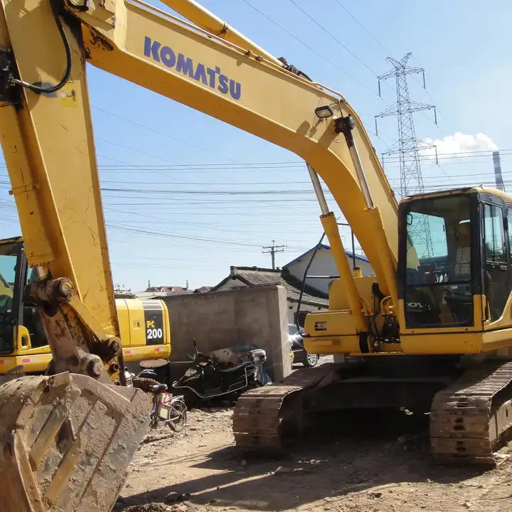 Hot sell Komatsu PC220 Buy Komatsu PC220 Kamatsu Excavator PC220 Price New Komatsu PC220 pc200 pc240 Excavator - Escavadeira: foto 2 Hot sell Komatsu PC220 Buy Komatsu PC220 Kamatsu Excavator PC220 Price New Komatsu PC220 pc200 pc240 Excavator - Escavadeira: foto 2