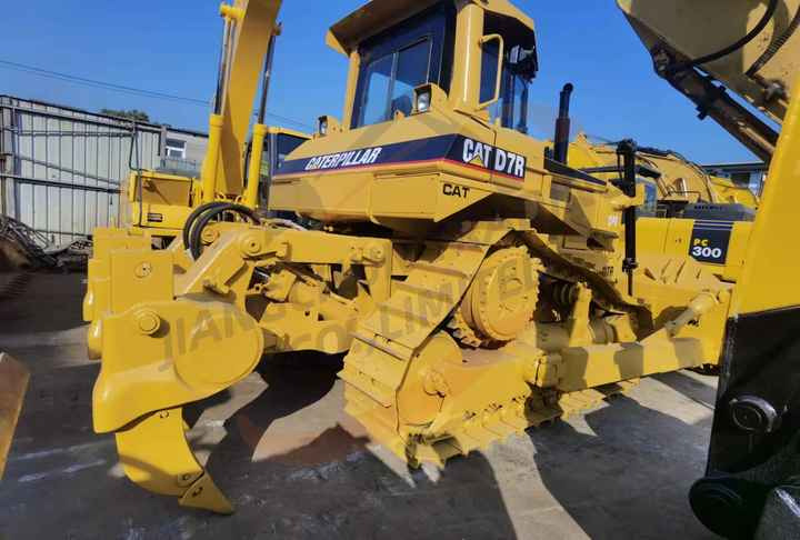 Japan Imported Caterpillar D9R Bulldozer Japan Original Cat D9n D8r Used Bulldozers - Buldôzer: foto 5 Japan Imported Caterpillar D9R Bulldozer Japan Original Cat D9n D8r Used Bulldozers - Buldôzer: foto 5