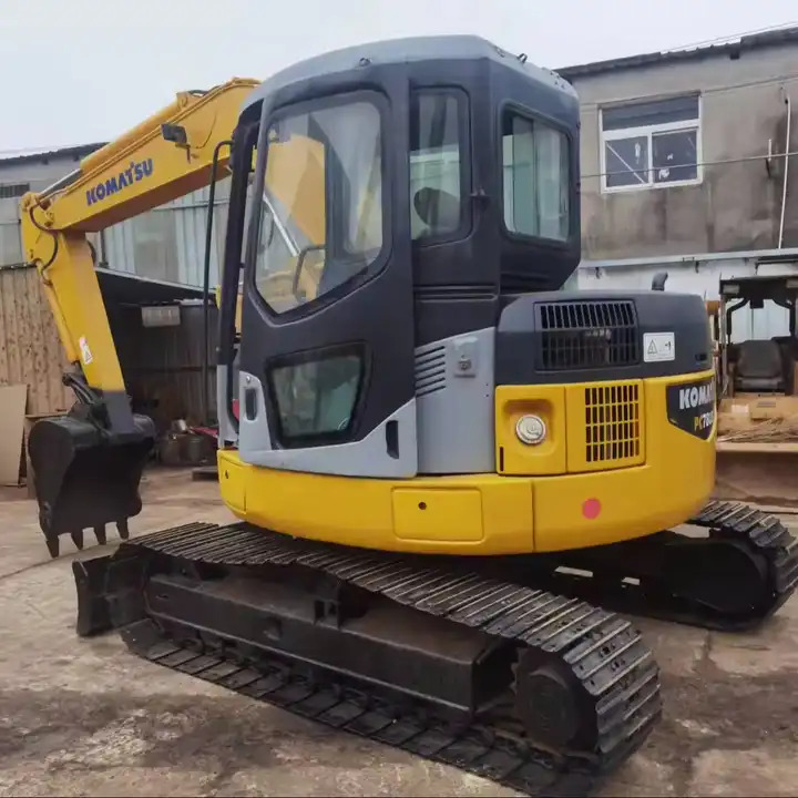 Japan Surplus Backhoe Excavator Komatsu Pc78us Pc60 Tracked Excavator With Blade Dozer For The Philippines in Shanghai - Escavadora de rastos: foto 1 Japan Surplus Backhoe Excavator Komatsu Pc78us Pc60 Tracked Excavator With Blade Dozer For The Philippines in Shanghai - Escavadora de rastos: foto 1
