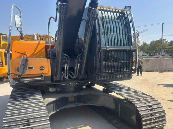 Korea 22 Ton Hyundai 220 Excavator R220LC-9s Used Hyundai Excavator 220 Used Hyundai 220-9 225LC Machine for Construction - Escavadeira: foto 4 Korea 22 Ton Hyundai 220 Excavator R220LC-9s Used Hyundai Excavator 220 Used Hyundai 220-9 225LC Machine for Construction - Escavadeira: foto 4