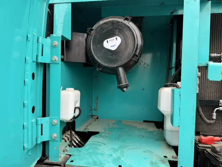 Large Second-Hand Excavators Kobelco Sk200 SK210 20ton with EPA and CE on Sale in Japan - Escavadeira: foto 3 Large Second-Hand Excavators Kobelco Sk200 SK210 20ton with EPA and CE on Sale in Japan - Escavadeira: foto 3