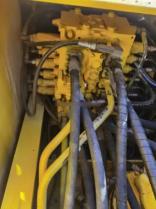 New Arrival Second Hand Pc200-8 Komatsu 20 Ton Crawler Excavator Komatsu Pc 200-8 Used Komatsu Pc 200 Excavator For Sale - Escavadeira: foto 4 New Arrival Second Hand Pc200-8 Komatsu 20 Ton Crawler Excavator Komatsu Pc 200-8 Used Komatsu Pc 200 Excavator For Sale - Escavadeira: foto 4