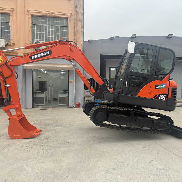 Nice Performance 6t Small Used Excavator,Original Korea Doosan Used Excavators Doosan Dx60 for Sale - Escavadora de rastos: foto 1 Nice Performance 6t Small Used Excavator,Original Korea Doosan Used Excavators Doosan Dx60 for Sale - Escavadora de rastos: foto 1