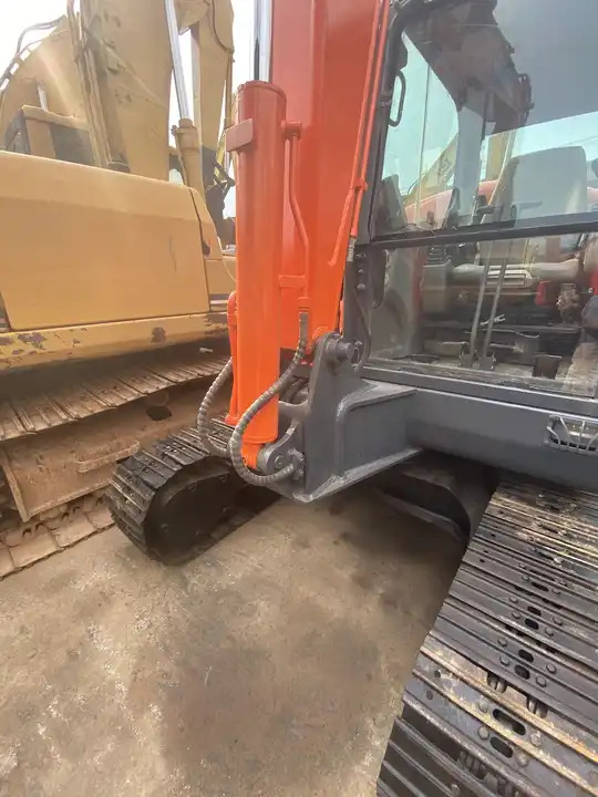 ON SALE Doosan 6ton dx60 Used excavator on sale in stock - Escavadora de rastos: foto 4 ON SALE Doosan 6ton dx60 Used excavator on sale in stock - Escavadora de rastos: foto 4