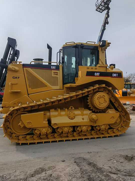 USED D8T CAT Bulldozer Price D8R Used Caterpillar Bulldozer crawler bulldozer made in brazil - Buldôzer: foto 3 USED D8T CAT Bulldozer Price D8R Used Caterpillar Bulldozer crawler bulldozer made in brazil - Buldôzer: foto 3