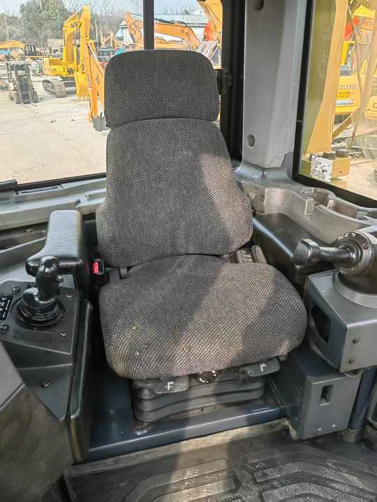 USED D8T CAT Bulldozer Price D8R Used Caterpillar Bulldozer crawler bulldozer made in brazil - Buldôzer: foto 5 USED D8T CAT Bulldozer Price D8R Used Caterpillar Bulldozer crawler bulldozer made in brazil - Buldôzer: foto 5