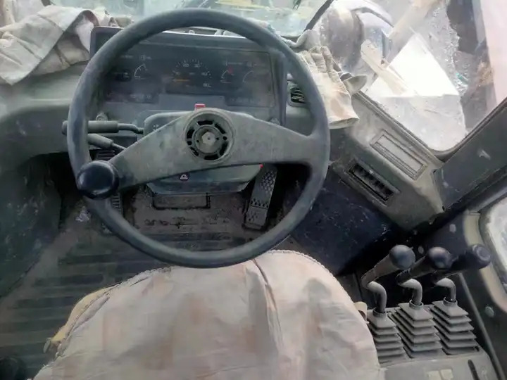 Used 7 Ton Heavy Front Loader Komatsu Wa470 Good Price Japan Made Tire Loader In Shanghai - Pá carregadora de rodas: foto 3 Used 7 Ton Heavy Front Loader Komatsu Wa470 Good Price Japan Made Tire Loader In Shanghai - Pá carregadora de rodas: foto 3