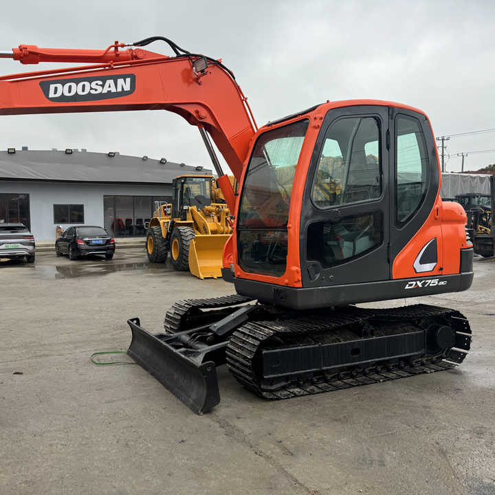 Used Excavator Doosan DX75-9C Second-hand Excavator Digger DX75-9C Compact Shovel Crawler Doosan 75 Excavator Doosan Dx75-9C - Escavadora de rastos: foto 1 Used Excavator Doosan DX75-9C Second-hand Excavator Digger DX75-9C Compact Shovel Crawler Doosan 75 Excavator Doosan Dx75-9C - Escavadora de rastos: foto 1