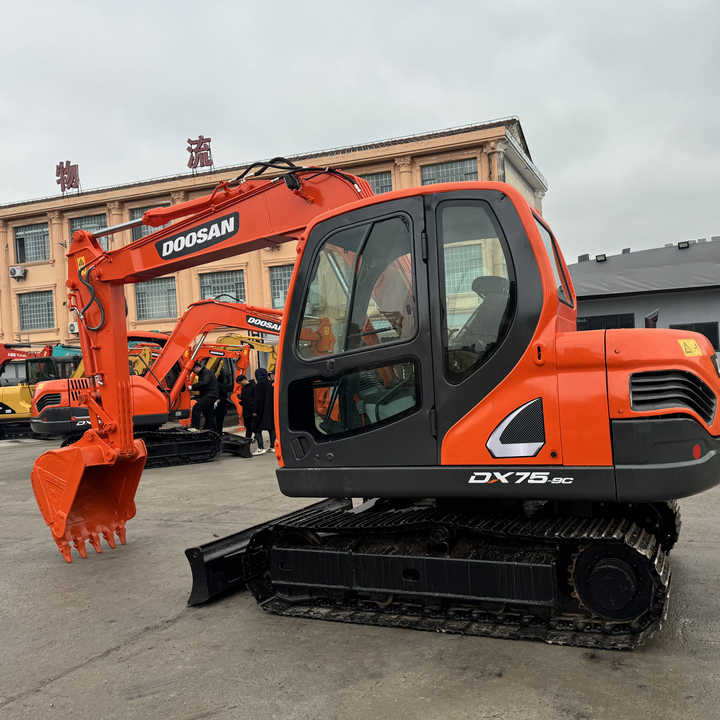 Used Excavator Doosan DX75-9C Second-hand Excavator Digger DX75-9C Compact Shovel Crawler Doosan 75 Excavator Doosan Dx75-9C - Escavadora de rastos: foto 1 Used Excavator Doosan DX75-9C Second-hand Excavator Digger DX75-9C Compact Shovel Crawler Doosan 75 Excavator Doosan Dx75-9C - Escavadora de rastos: foto 1