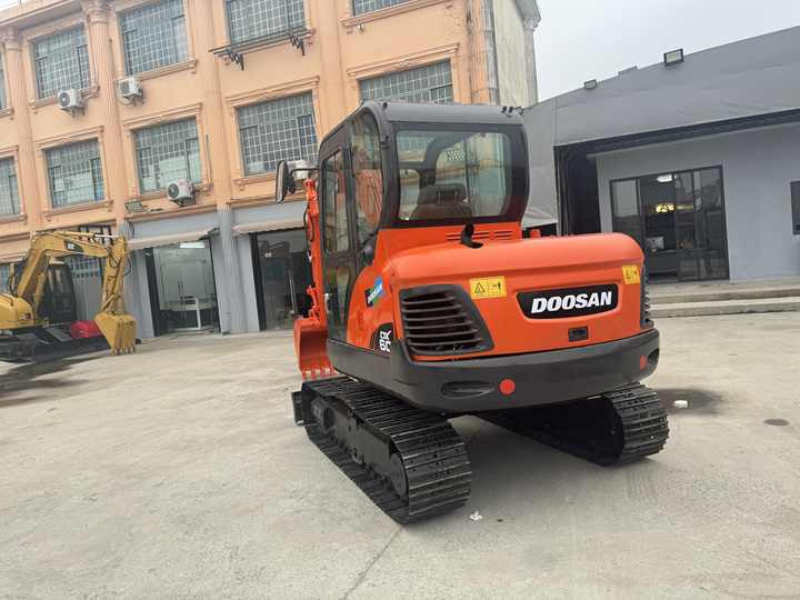 Used Excavator Doosan Dx60 Excavators Mini Machinery Doosan Dx60 Dx80 Dx75 for Sale - Escavadora de rastos: foto 4 Used Excavator Doosan Dx60 Excavators Mini Machinery Doosan Dx60 Dx80 Dx75 for Sale - Escavadora de rastos: foto 4