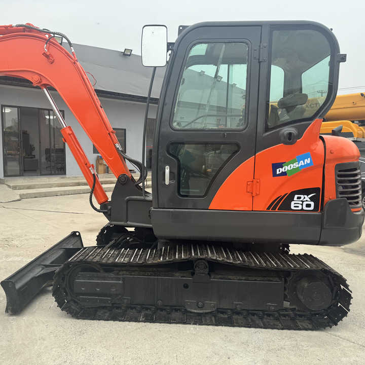Used Excavator Doosan Dx60 Excavators Mini Machinery Doosan Dx60 Dx80 Dx75 for Sale - Escavadora de rastos: foto 1 Used Excavator Doosan Dx60 Excavators Mini Machinery Doosan Dx60 Dx80 Dx75 for Sale - Escavadora de rastos: foto 1