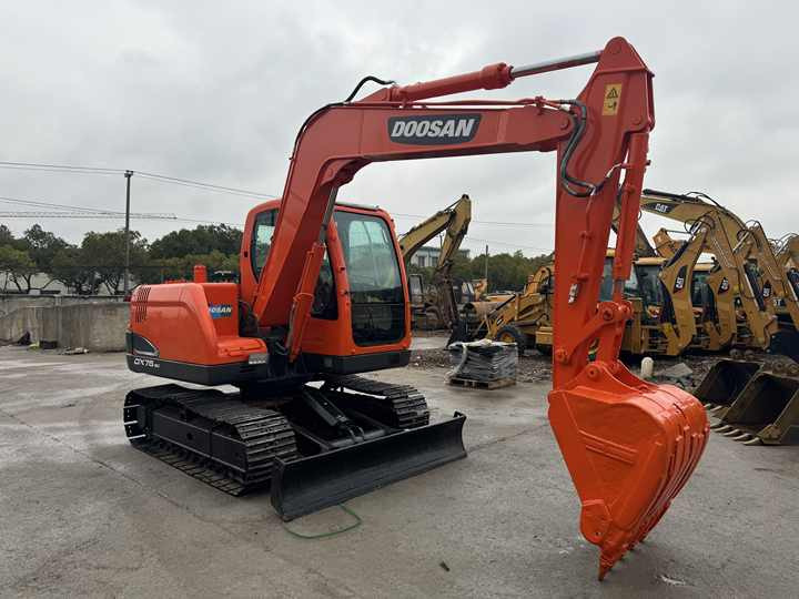 Used Excavator Doosan Dx75-9c Dx80 Dx60 Excavators Machinery Doosan Dx75-9c Dx80 Dx60 Dx225 Good Condition Low Price - Escavadora de rastos: foto 2 Used Excavator Doosan Dx75-9c Dx80 Dx60 Excavators Machinery Doosan Dx75-9c Dx80 Dx60 Dx225 Good Condition Low Price - Escavadora de rastos: foto 2
