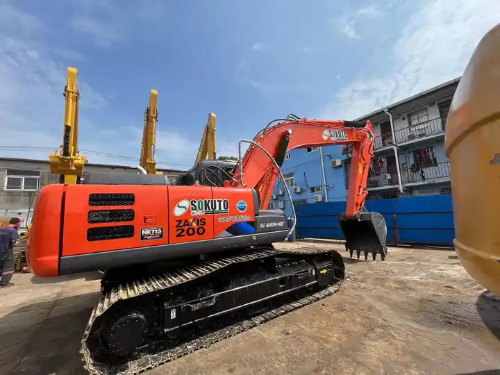 Escavadora de rastos Used Hitachi ZX200 crawler Excavator, Japan Made used Hitachi ZX200  large Excavator in good condition on sale: foto 6