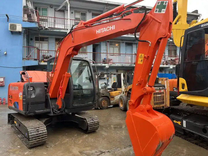 Escavadora de rastos Used Hitachi excavator ZX70 in good condition for sale: foto 6 Escavadora de rastos Used Hitachi excavator ZX70 in good condition for sale: foto 6