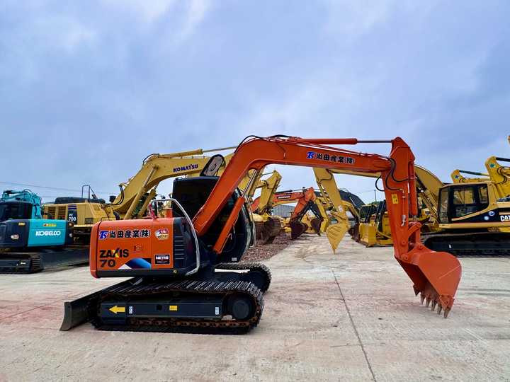 Used Japanese Excavator Hitachi 70 for Sale Hitachi 70 Excavator Hitachi Zx70 - Escavadeira: foto 2 Used Japanese Excavator Hitachi 70 for Sale Hitachi 70 Excavator Hitachi Zx70 - Escavadeira: foto 2