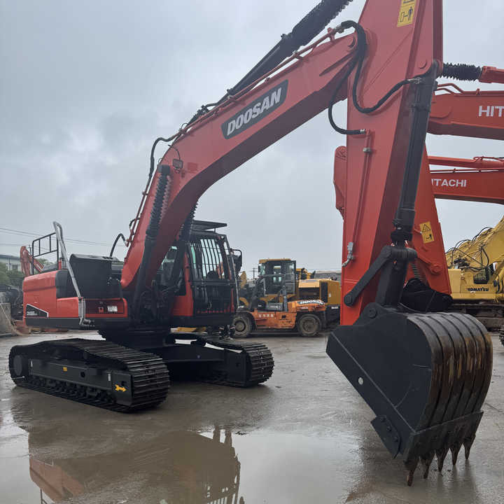 Used Original KoreaN Doosan DX225lca Excavator Doosan Excavators Engineering Machinery Doosan 22ton USED Excavadoras - Escavadora de rastos: foto 1 Used Original KoreaN Doosan DX225lca Excavator Doosan Excavators Engineering Machinery Doosan 22ton USED Excavadoras - Escavadora de rastos: foto 1